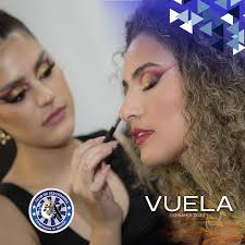 Se fue la primera noche de carnaval💥 Empezamos la edición 2024 con mucha  felicidad y sorpresas ⭐️ Gracias a @fernandomaldonadopress por este  homenaje a Ana, al traer estas maravillosas figuras del espectáculo