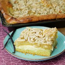 Rhabarber Blechkuchen Mit Vanillecreme Kochschwabe De Rezept Blechkuchen Rhabarber Blechkuchen Lebensmittel Essen