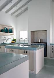 Sa finition complétera les meubles de cuisine que vous aurez choisis et donnera du caractère à cette dernière. Plan De Travail En Beton Cire Pour Cuisine 71 Couleurs Dispo