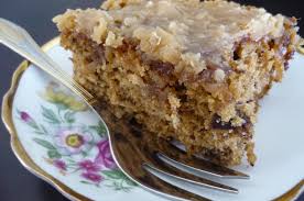 Dans une casserole, immerger les dattes dans l'eau, puis porter à ébullition. La Reine Elizabeth Et Son Gateau Miss Papila