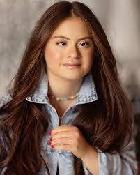 Rose Rosenberg's Instagram, Twitter & Facebook