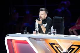 Canta lollipop con mika in finale a x factor 2020 di x factor 2020 in onda su sky. Incepe X Factor Cu JuraÈ›i Noi È™i Reguli Noi ReÈ›ete È™i Vedete