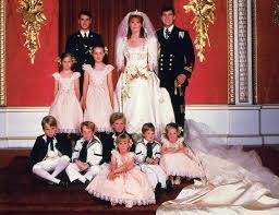 „fergie sorgt mit ihrem outfit für spott. Pin On The Royal Family