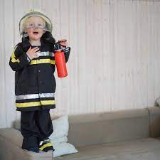 Vielseitiges feuerwehr kinder kostüm zur verkleidung in einheitsgröße für kleinkinder für jungen und mädchen gleichermaßen geeignet. Die 17 Besten Ideen Zu Feuerwehrmann Kostum Selber Machen Feuerwehrmann Kostum Halloween Kostum Selber Machen Feuerwehrmann