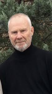 Robert Knickerbocker's Instagram, Twitter & Facebook