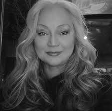 Squirrel behavior with treats