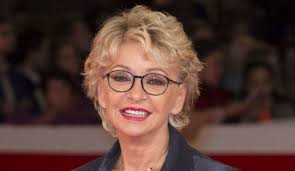 La comunicazione sbagliata può innescare una guerra. L Ho Fatto Per Campare Enrica Bonaccorti Il Particolare Scabroso Del Suo Passato