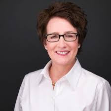 Stacey Bain's Instagram, Twitter & Facebook