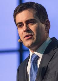 Moore clarifies comments