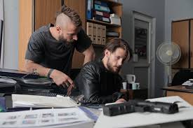 Sebastian fabijański studoval vysokou školu komunikace a sociálních medií ve varšavě, divadelní akademii stanisława wyspiańskiego v krakově a divadelní akademii aleksandra zelwerowicza ve. Widzielismy Nowego Pitbulla Jest Jeszcze Lepszy Niz Nowe Porzadki