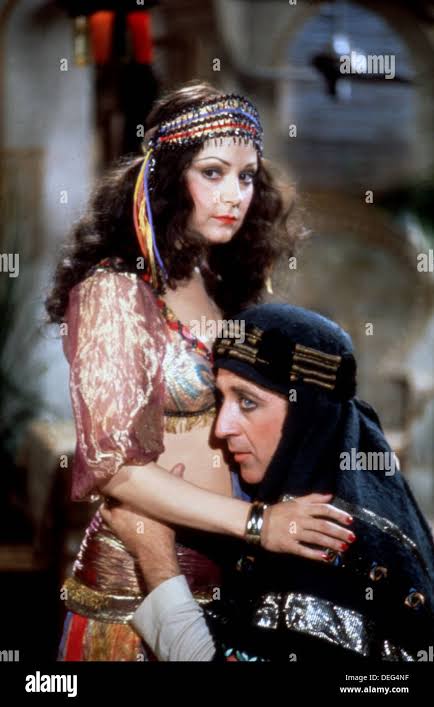 THE WORLD'S GREATEST LOVER (1977) CAROL KANE, GENE WILDER (DIR) WGL1 006  MOVIESTORE COLLECTION LTD Stock Photo - Alamy