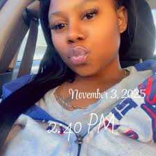 Hey loves! Can anyone recommend a good brush like this? I can't find one 😞