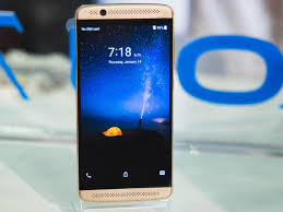 Hands-on ZTE Axon 7 Mini review: an Ax ...