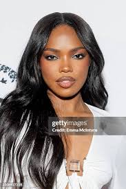 5,037 Emma Ryan Photos & High Res Pictures