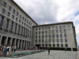 Über 220 jahre südwestdeutscher geschichte werden in zahlreichen ausstellungsstücken lebendig. Haus Der Tragodien Das Ehemalige Reichsluftfahrtministerium Clemens Kurz Stadtspaziergange