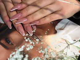 Nageldesign bilder maniküre ideen schöne designs lackieren nagellack muster nailart. Nageldesigner Kunst Kosmetik Nagelstudio