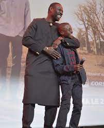 Best of de omar sy, de ses meilleurs moments au sav, ses fous rires, avec fred et dans intouchable / partie 1sur cette chaîne , retrouvez tous les best of. Facebook