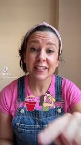 Noreen Holcomb's Instagram, Twitter & Facebook