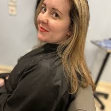 Danielle Topp's Instagram, Twitter & Facebook