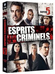 L'équipe des profilers étudie les comportements et les esprits torturés des criminels les plus dangereux du pays, afin d'anticiper les crimes d'un éventuel tueur. Esprits Criminels Saison 5 Coffret Dvd Dvd Zone 2 Achat Prix Fnac