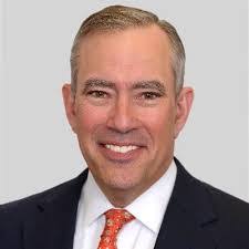 Summer Arnold's Instagram, Twitter & Facebook