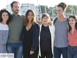 La reprise du tournage de plus belle la vie c'est le 25 mai 2020 avec le respect de règles sanitaires trictes. Plus Belle La Vie Les Habitants De Marseille Agaces Par Le Tournage De La Serie Voici