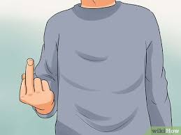 (informal) to flip off, to give the finger, (u.k.) flip the bird. 3 Manieres De Faire Un Doigt D Honneur Avec Style