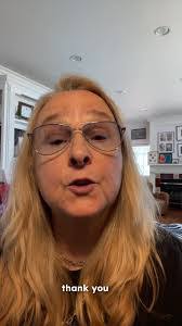 Sandy Priest's Instagram, Twitter & Facebook