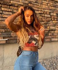 She is not dating anyone currently. Sommer Ray Age Height Net Worth Boyfriend Bio Explore Celeb