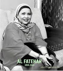 Hasil perkahwinannya dengan penyanyi dangdut iwan, beliau dikurniakan tiga orang anak iaitu wan ramada agus putra, (menamatkan pengajian di australia), wan syamira putri octovia, dan wan syahera putri aprena. Alfatihah Rosnah Mohd Noor Meninggal Akibat Kanser