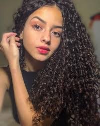 Monique Charette's Instagram, Twitter & Facebook