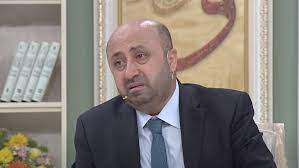 İlkokulu zile altunyurt i̇lkokulu'nda, orta eğitimini zile i̇mam hatip lisesi'nde tamamladı. Omer Dongeloglu Kimdir Neden Oldu Ilahiyatci Yazar Omer Dongeloglu Kac Yasinda Son Dakika Haberleri