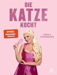 Check out the latest pictures, photos and images of daniela katzenberger. Die Katze Kocht Katzenberger Daniela Amazon Nl