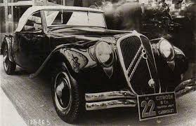 Ajouter le logo à la photo. Citroen Traction 22 V8 Une Voiture Haut De Gamme A La Francaise