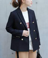 ジャケットが似合わない女性の特徴 似合う人との違いは体型 身長 服や靴とのバランスにあり lamire ラミレ ファッション ファッションアイデア ジャケット