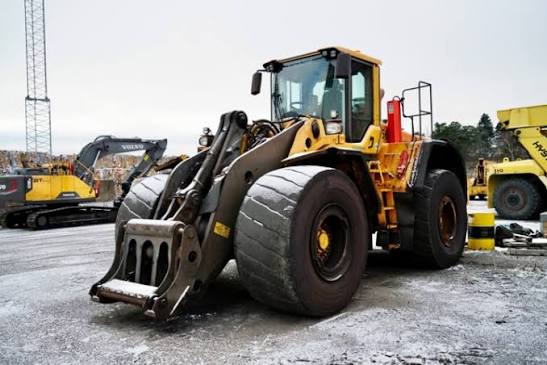 Volvo L220F Wheel Loader