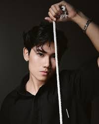 💪💪😆 Photo : @_minhnhon_ Stylist : Đen Video : Hiếu GB Makeup: Duy Nam Chu,  Thiên Hương Hair: Ngọc xuân, Hà Nguyễn Lighting : Dương Nam, Đăng Minh  Retouch: Bejune Fashion :