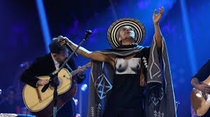 El cantante de la banda mexicana cafe tacuba, rubén albarrán, conocido ahora como sizu son café tacuba y ahora después de 10 años de éxitos, de premios y de nominaciones, llega su primer. Cafe Tacvba Conquista La Sala Nezahualcoyotl