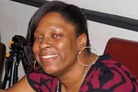 Beauty advisor shares tips with three cancer sufferers