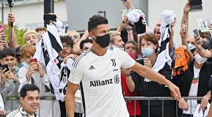 Manchester city have been offered the chance to sign cristiano . 41lsezsku5vmmm