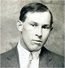 Edward Kummer's Instagram, Twitter & Facebook