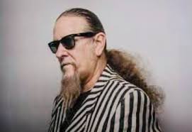 Edesio Alejandro musico y productor cubano nominado al Grammy Latino y  Americano por el documental 100 Sones Cubanos..En el 2018 entra como  miembro oficial de la academia de los Oscar. #DIOS #EdesioAlejandro #