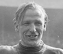 The former manchester city goalkeeper, who has died aged 89, won a special place in fa cup folklore by playing 17 minutes. Bert Trautmann Legends I Z Players