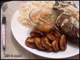 Attieke Poisson Braise Et Aloco Bananes Plantins Tabou En Cuisine Poisson Braise Cuisine Africaine Cuisine
