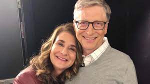 And he wasn't there, so they went back to see bill gates. Ø¨ÙŠÙ„ ØºÙŠØªØ³ ÙŠÙ†ÙØµÙ„ Ø¹Ù† Ø²ÙˆØ¬ØªÙ‡ Ù…ÙŠÙ„ÙŠÙ†Ø¯Ø§ Ù…Ø§ Ø§Ù„Ù…Ø¨Ù„Øº Ø§Ù„Ø°ÙŠ Ø³ØªØ­ØµÙ„ Ø¹Ù„ÙŠÙ‡ Ù…Ù† Ø«Ø±ÙˆØ© Ø§Ù„Ù…Ù„ÙŠØ§Ø±Ø¯ÙŠØ± Ø§Ù„Ø£Ù…Ø±ÙŠÙƒÙŠ ÙˆØ·Ù† ÙŠØºØ±Ø¯ Ø®Ø§Ø±Ø¬ Ø§Ù„Ø³Ø±Ø¨