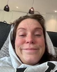 The 7 clever signature poses Vicky Pattison has used to evolve from wild  party girl to become the most relatable TV icon