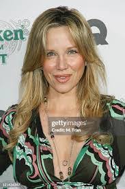 Kari Whitman's Instagram, Twitter & Facebook