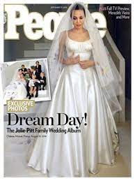 Check spelling or type a new query. Brangelina Hochzeit So Sah Angelina Jolie In Ihrem Hochzeitskleid Aus Brigitte De