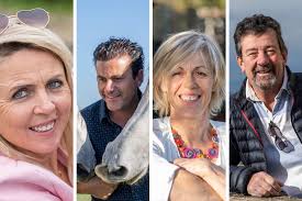 Ils sont un couple emblématique de l'amour est dans le pré. L Amour Est Dans Le Pre Comment Ecrire Aux 12 Candidats