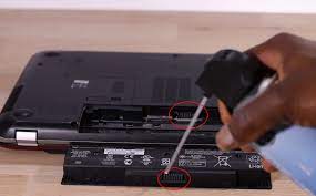 Buka casing belakang dan lepaskan baterai laptop. 100 Work 5 Cara Mengatasi No Battery Is Detected Di Laptop